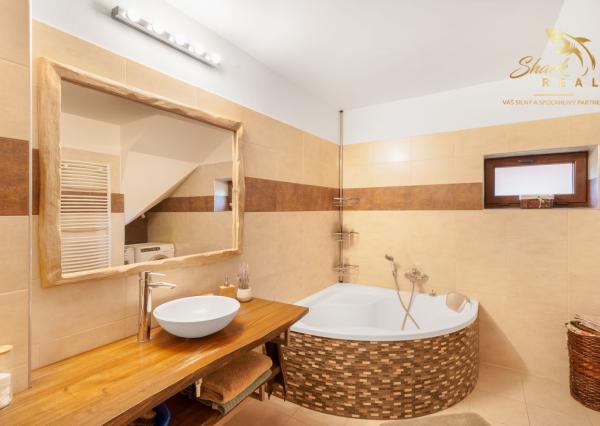 Priestranný dom v lone prírody