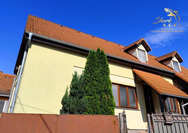 REZERVOVANÉ - Novinka! Priestranný rodinný dom v peknej prírode 