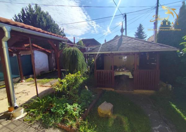 REZERVOVANÉ - Novinka! Priestranný rodinný dom v peknej prírode 