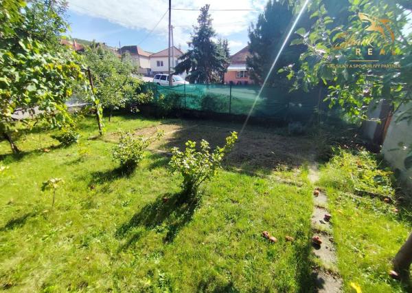 REZERVOVANÉ - Novinka! Priestranný rodinný dom v peknej prírode 