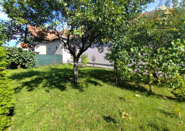 REZERVOVANÉ - Novinka! Priestranný rodinný dom v peknej prírode 