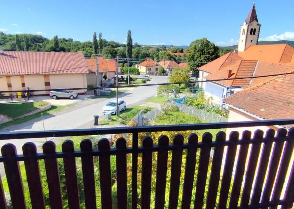 REZERVOVANÉ - Novinka! Priestranný rodinný dom v peknej prírode 