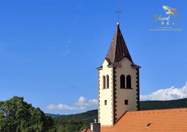REZERVOVANÉ - Novinka! Priestranný rodinný dom v peknej prírode 