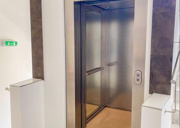 REZERVOVANÉ, moderný 2-izbový byt v centre Piešťan – polyfunkčný dom ENZO