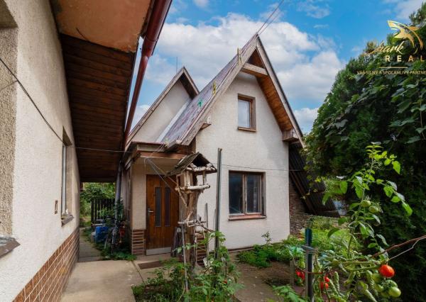 Rodinný dom s chatkou ideálny na rekonštrukciu v obci Považany