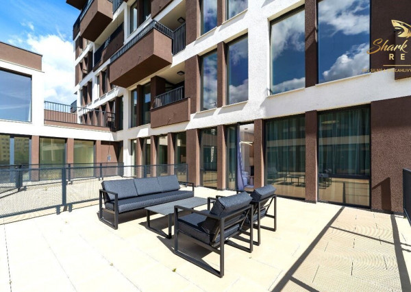 LUXUSNÝ a NOVÝ 2i byt s terasou a krytým parkovaním