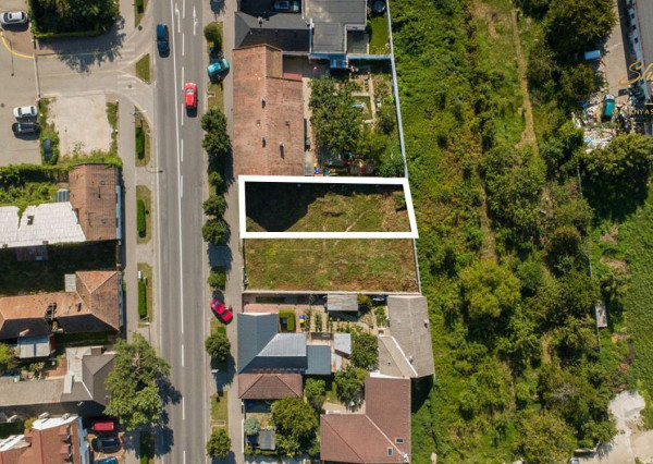 Atraktívny stavebný pozemok pri hlavnej ceste v Piešťanoch