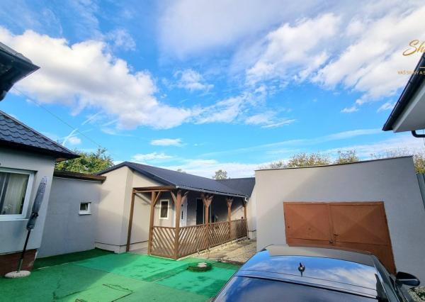 Rodinný dom s prístavbou 