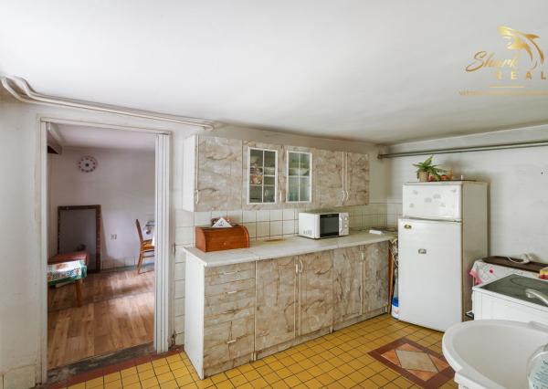 Priestranný rodinný dom s rozľahlým pozemkom