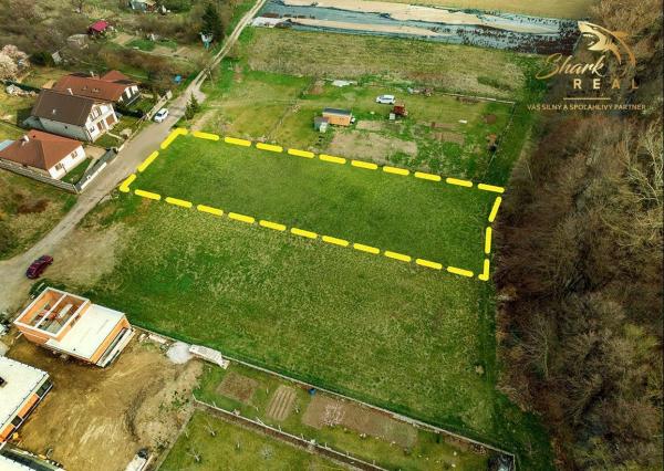 Predám STAVEBNÝ POZEMOK  1317 m2