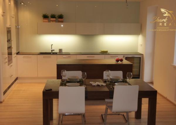 Dvojposchodový 5-izbový byt v blízkosti centra Bratislavy