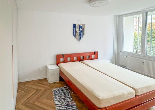 Na prenájom moderný 2,5-izbový byt po kompletnej rekonštrukcii
