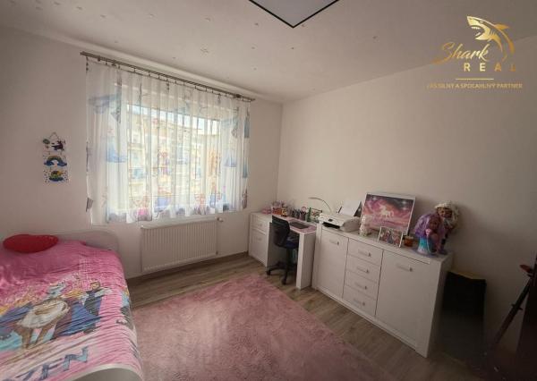 Priestranný 3-izbový byt s dvoma loggiami - Senec 
