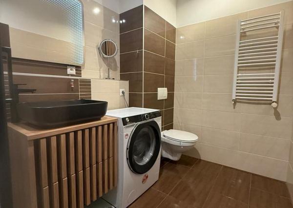 Priestranný 3-izbový byt s dvoma loggiami - Senec 