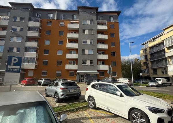 Priestranný 3-izbový byt s dvoma loggiami - Senec 