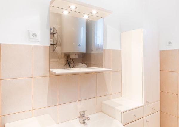 Priestranný 5-izbový dom s veľkým pozemkom v obci Iža