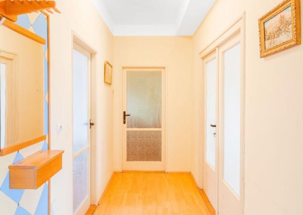 Priestranný 5-izbový dom s veľkým pozemkom v obci Iža