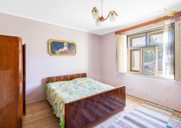 Na predaj 6-izbový rodinný dom s veľkým pozemkom v Komjaticiach