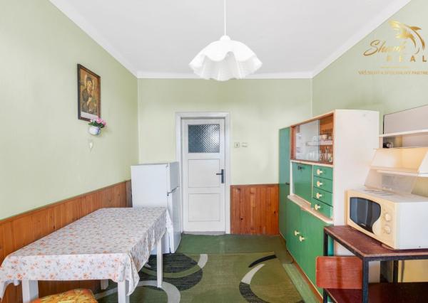 Na predaj 6-izbový rodinný dom s veľkým pozemkom v Komjaticiach