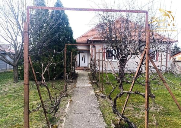 RODINNÝ DOM - HRUŠOVANY