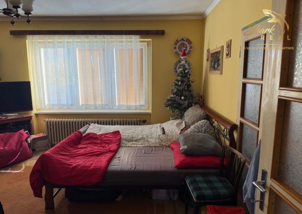 Na predaj starší 3-izbový rodinný dom Pezinok - Grinava