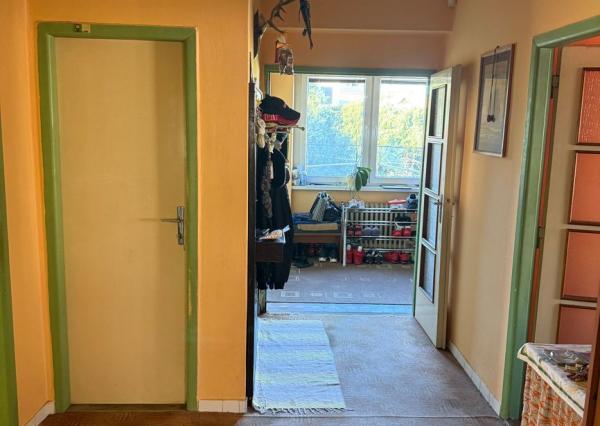 Na predaj starší 3-izbový rodinný dom Pezinok - Grinava