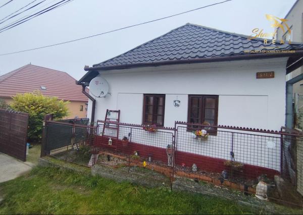 REZERVOVANÉ! Exkluzívna ponuka - romantický vidiecky dom na predaj