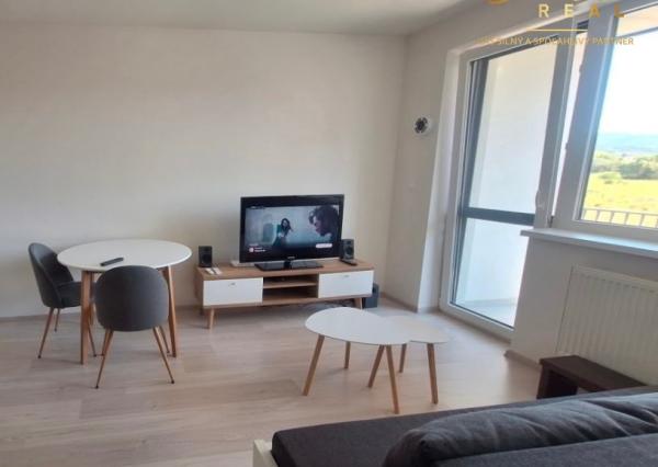 Prenájom krásneho, moderného 1-izbového bytu v tichej lokalite v Bytči