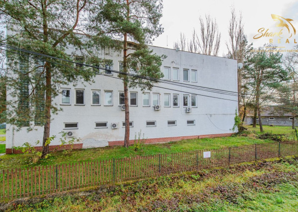  Na predaj ubytovací objekt v obci Koškovce – 26 izieb, parkovanie, garáže 