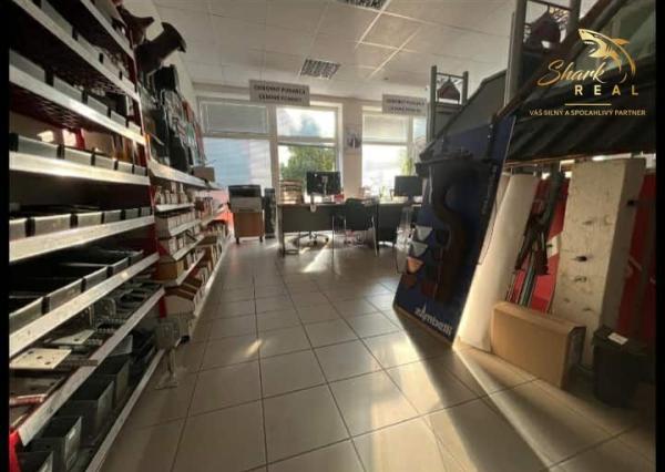 Skladový areál v priemyselnej oblasti v Nitre