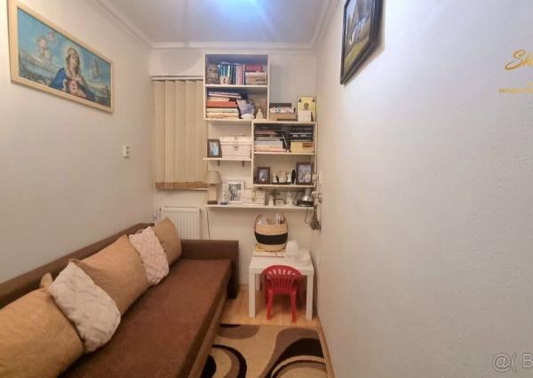 Na predaj 2- izbový byt na ulici Komenského s teraskou a záhradkou 