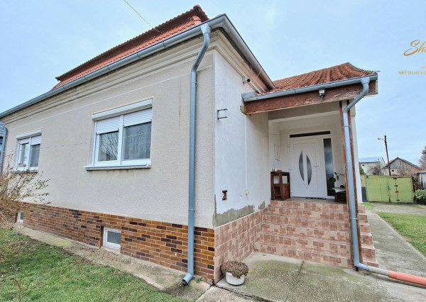 Na predaj pekný 3 - izbový rodinný dom v tichej lokalite - Hurbanovo
