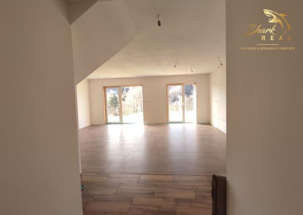 Byt v novostavbe so záhradou neďaleko tajchu Nová Baňa