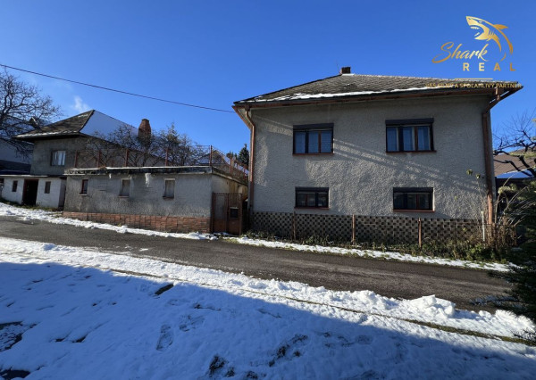 Rodinný dom s garážou a samostatnou chalupou