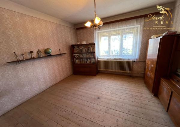 Rodinný dom s garážou a samostatnou chalupou