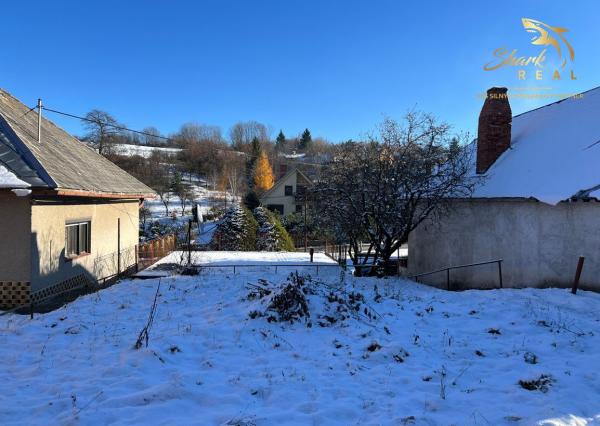 Rodinný dom s garážou a samostatnou chalupou