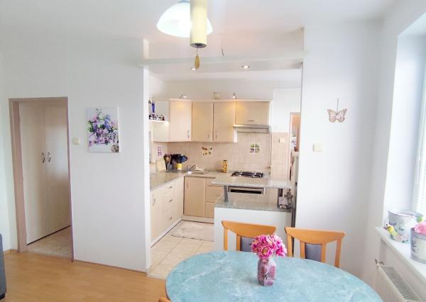 Novinka! Útulný 3 izbový byt v srdci pohoria Tribeč