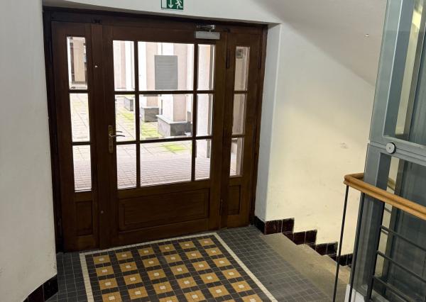 Na predaj 4 izbový byt 135m2 s veľkou pivnicou 14m2 v prestížnej časti EUROVEA