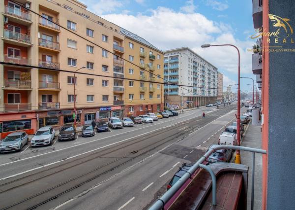 4i byt s otvorenou dispozíciou a 2 balkónmi v srdci Starého Mesta