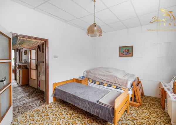 Na predaj 3-izbový rodinný dom v Ružinove - pôvodný stav, veľký potenciál plus BONUS