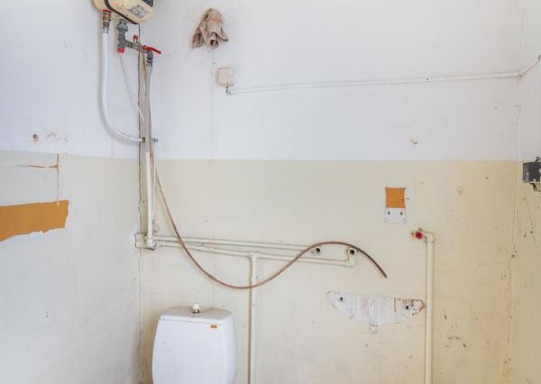 OBCHODNO - SKLADOVÝ PRIESTOR , kaviareň, potraviny alebo iné služby?