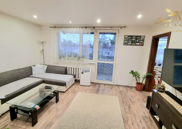 Na predaj 4-izbový byt v obľúbenej lokalite Trebišova – Komenského