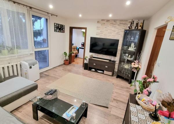 Na predaj 4-izbový byt v obľúbenej lokalite Trebišova – Komenského