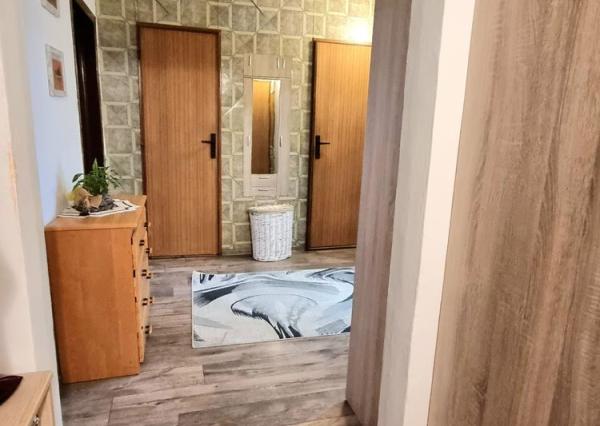 Na predaj 4-izbový byt v obľúbenej lokalite Trebišova – Komenského