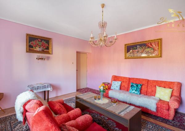 VÝRAZNE ZNÍŽENÁ CENA - Pekný rodinný dom neďaleko centra mesta