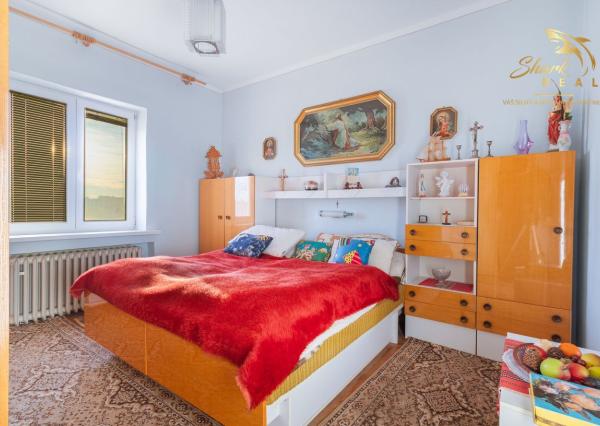 VÝRAZNE ZNÍŽENÁ CENA - Pekný rodinný dom neďaleko centra mesta