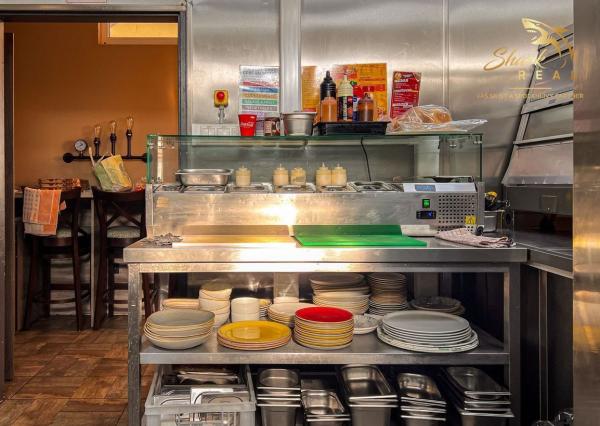 Chicken Mania – na predaj plne vybavená a fungujúca gastro prevádzka