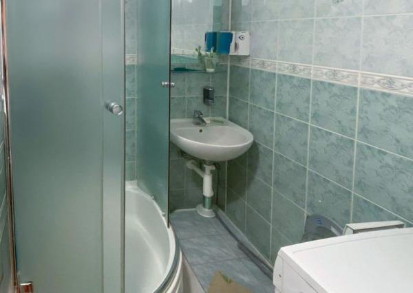 Ponúkame Vám na predaj 3-izbový byt na Ždiarskej ulici v mestskej časti Nad jazerom, Košice