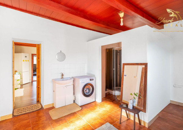 SUPER  CENA! Príjemný 3-izbový dom s veľkým pozemkom 