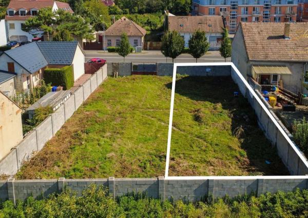 Atraktívny stavebný pozemok pri hlavnej ceste v Piešťanoch